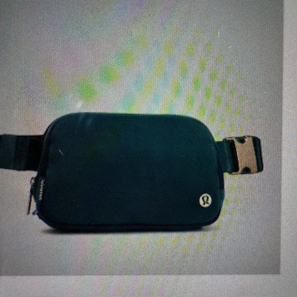 Lululemon Everywhere Belt Bag green jasper/gold in velour 1L - Picture 9 of 12